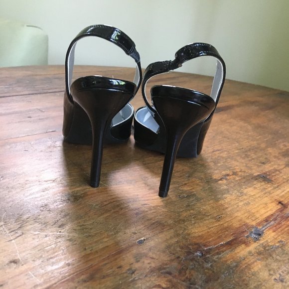 Lime Light "Kolby" Black Faux Patent Leather 4" Sling Back Heels Size 6 - Picture 2 of 6
